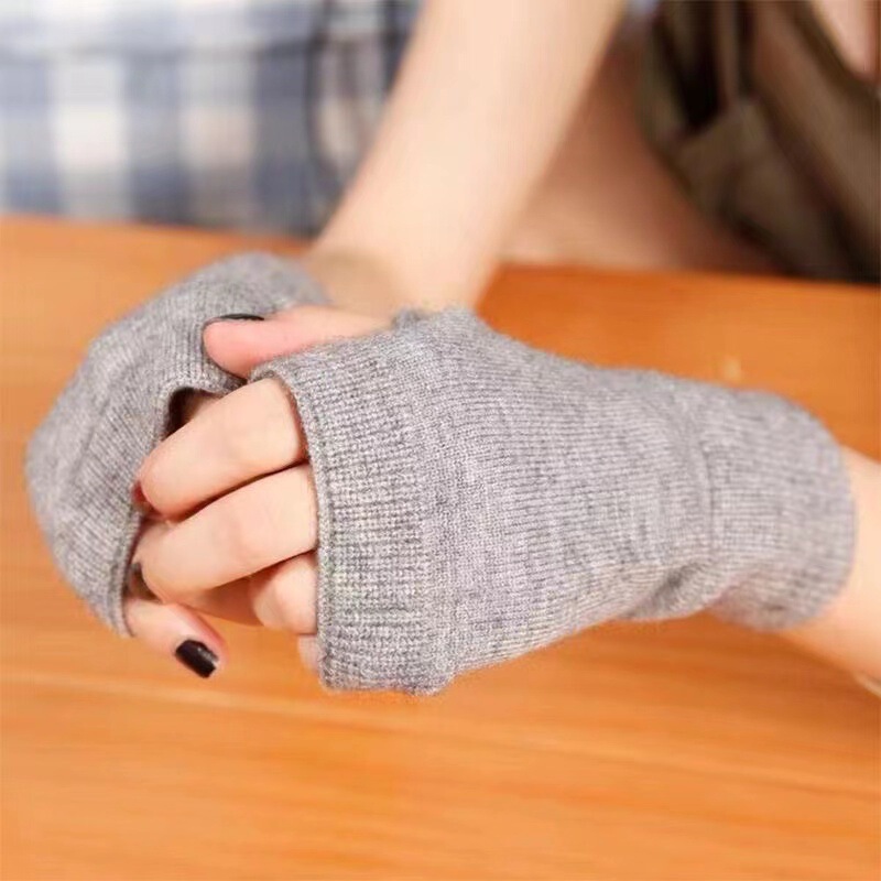 カシミヤの半分の指の手袋の女性の冬の短いタイプの保温のニットの腕の手袋の男性のウールの糸は指の学生を漏らしてタイプします。|undefined