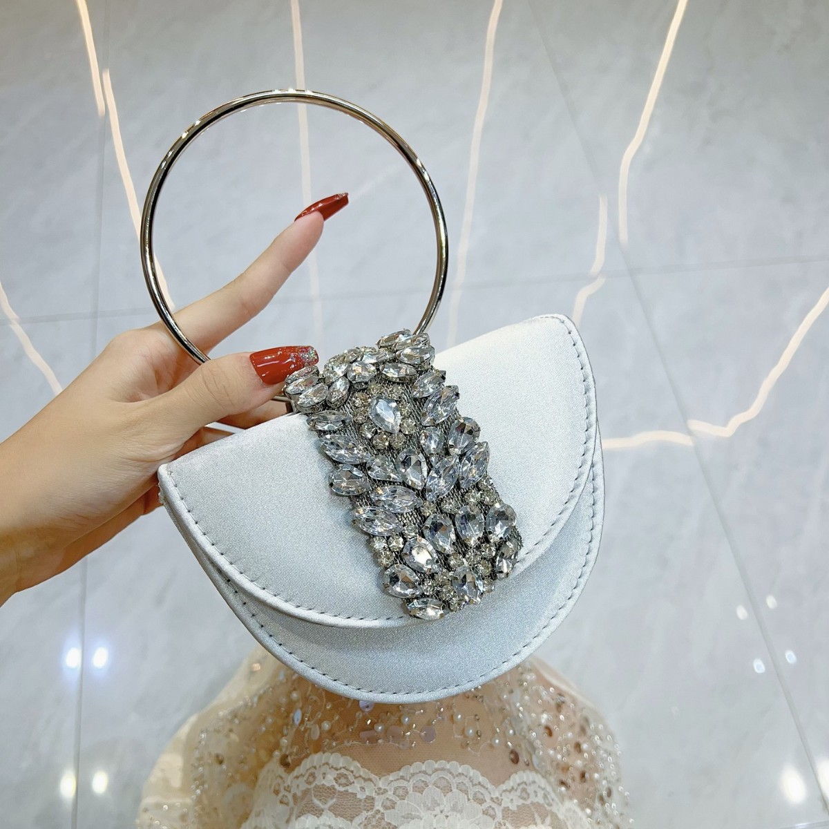 Cross-Border New Arrival Semi-Circular Sparkling Rhinestone Crescent Bag Diamond Silk Satin Flap Small Square Crossbody Bag - Thumbnail 8