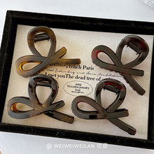 韩国新款小众琥珀色磨砂亚克力中号鲨鱼夹简约高级感后脑勺发夹女