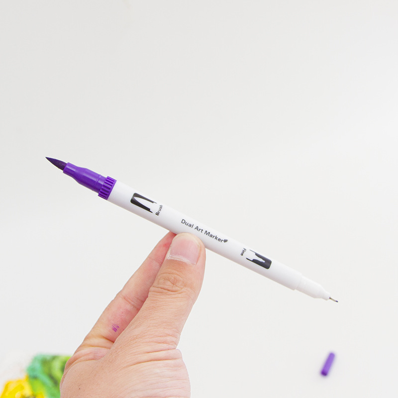 Color de doble cabeza lavable cepillo suave gancho pluma acuarela pluma traje estudiante suministros pluma de color al por mayor