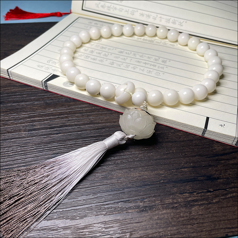 57. 핸드 헬드 화이트 옥 바디 15mm [빛나는 연꽃]]