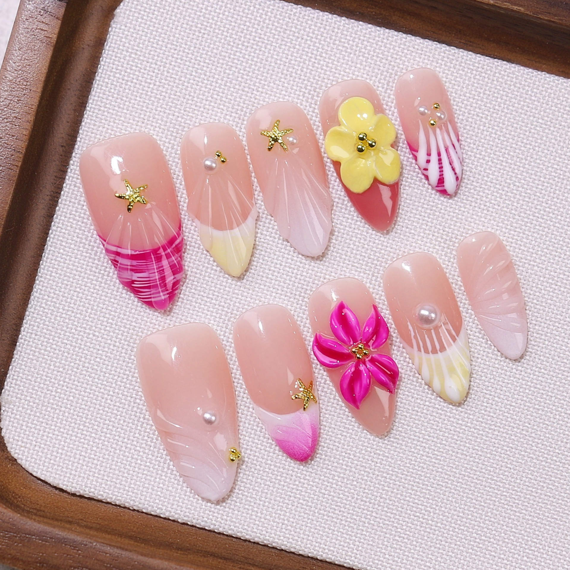 [Colección de manicuras talladas] comercio exterior transfronterizo exclusivamente para usar a mano puro parche de uñas falsas de almendras de estilo europeo y americano