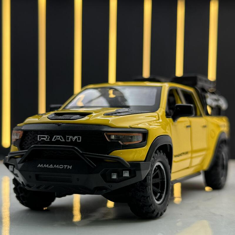 Zhongyuan Xing gold car model 1:32 mammoth pickup truck off-road vehicle sound and light Huili toy car music model generation hair.