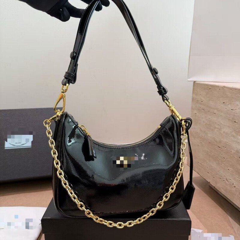 Retro autumn and winter new underarm bag 2025, stylish and attractive shoulder bag, solid color casual commuter crossbody bag for women Retro autumn and winter new underarm bag 2025, stylish and attractive shoulder bag, solid color casual commuter crossbody bag for women