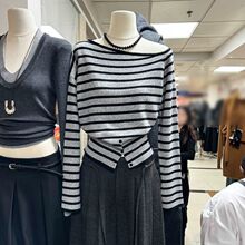 2025春秋新款韩系套头小众条纹撞色排扣开叉不规则针织衫上衣女