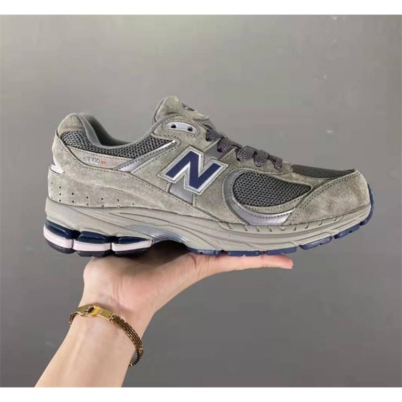 다크 그레이 2002 위안즈 그레이