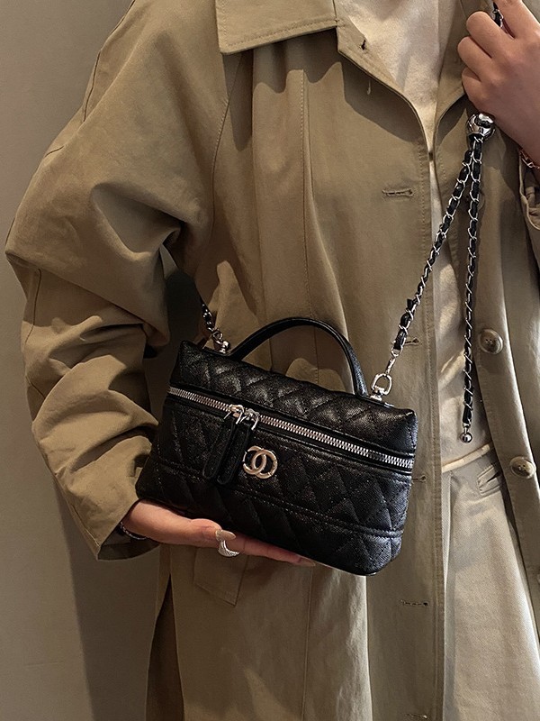 Alta sensación universal bolso de mano pequeño para mujeres 2025 nueva moda transfronteriza cadena de moda diamante bolso de hombro