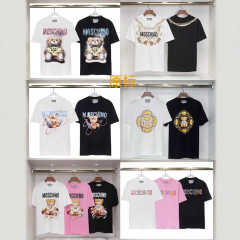 2025年ミュウミュウ MOSホームベアプリントロゴラウンドネック半袖Tシャツメンズトレンド新作の正しいバージョン