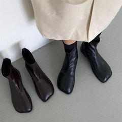 平底棕色芒果头短靴女鞋子2025年新款秋冬季小众软皮丑萌马丁靴子