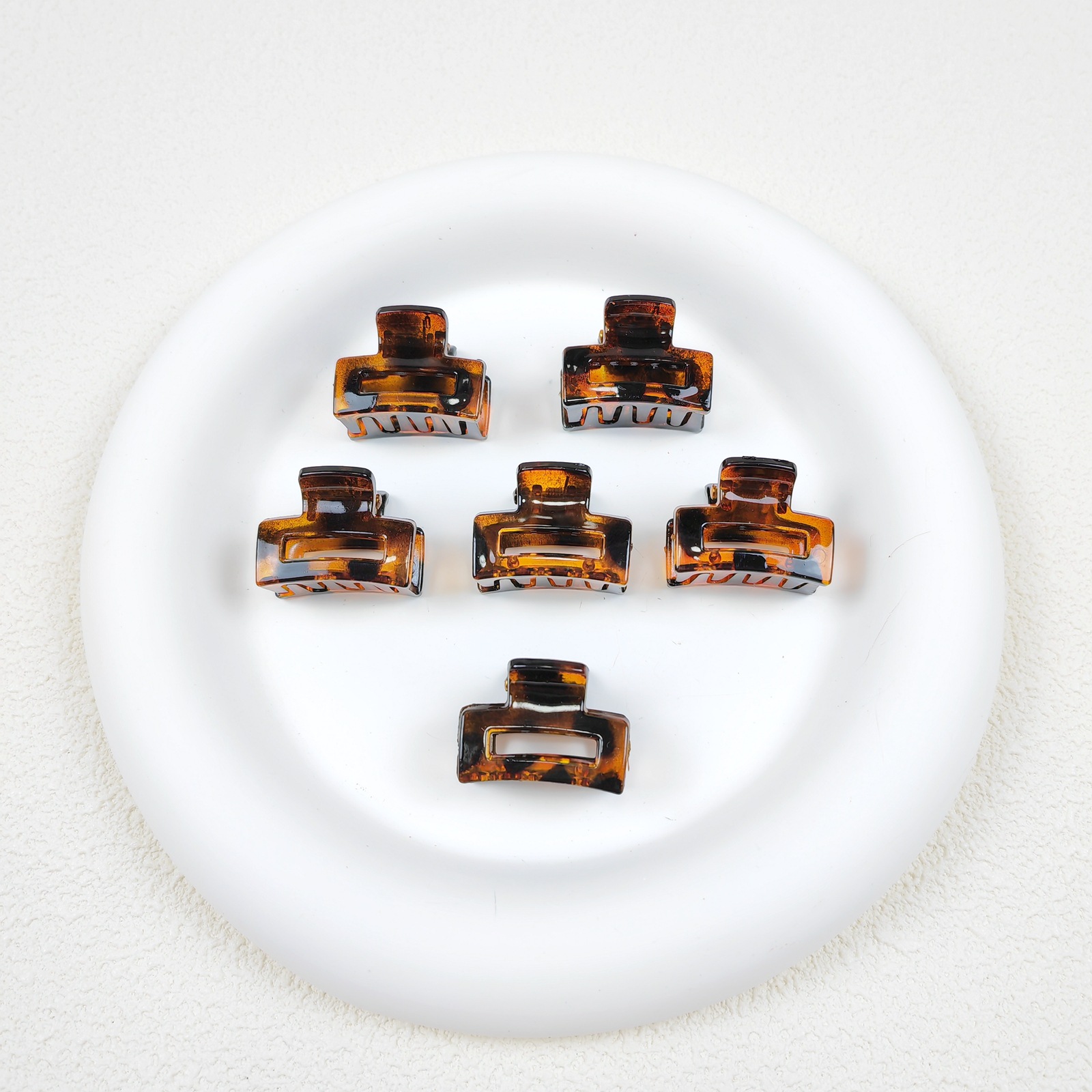 2. 5cm tamaño pequeño mini pinza hueca horquilla cuadrada color caramelo flequillos clip horquilla clip superior Amazon Venta caliente