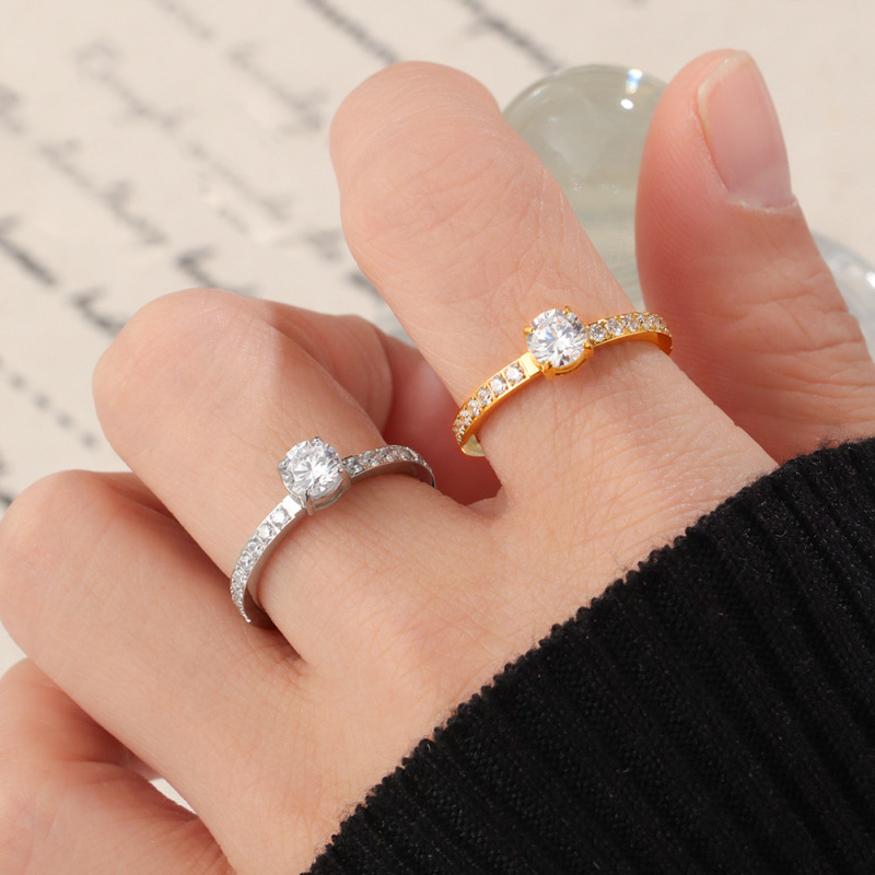New Style Titanium Steel Fashionable Shiny Four-Claw Half-Row Diamond Ring for Women, Plated with 18K Gold, Non-Fading, Simple Couple Rings New Style Titanium Steel Fashionable Shiny Four-Claw Half-Row Diamond Ring for Women, Plated with 18K Gold, Non-Fading, Simple Couple Rings