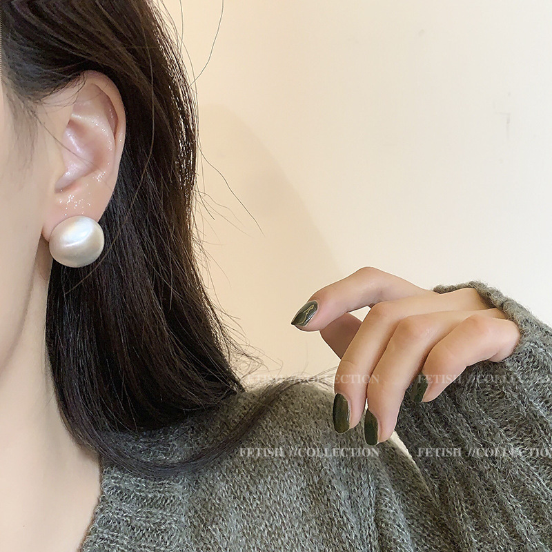 Matte small design retro earrings