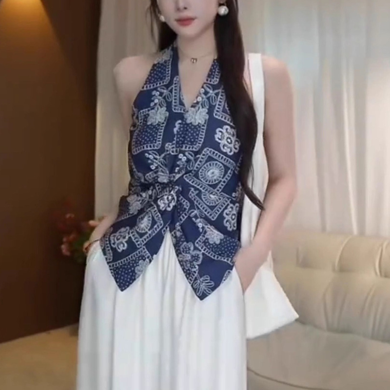 法式复古印花V领无袖吊带背心女2025夏季新款设计感辣妹挂脖上衣|undefined