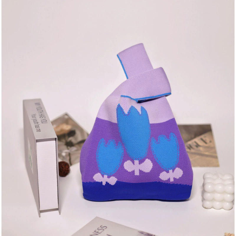 작은 풀 꽃 보라색