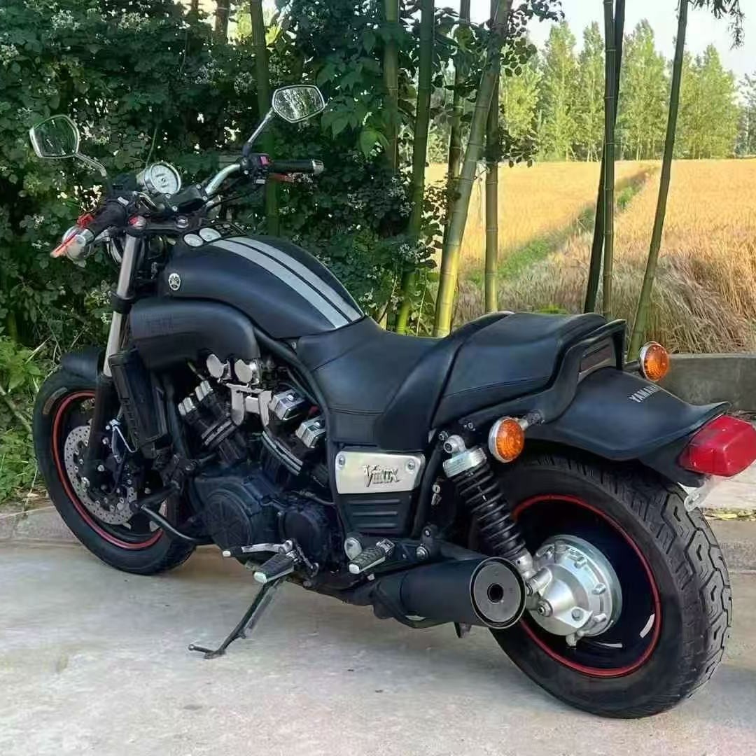 Yamaha Vmax1200 cruiser motorcycle, R1, R6, XJ6, MT09 street bike, sport bike, racing motorcycle