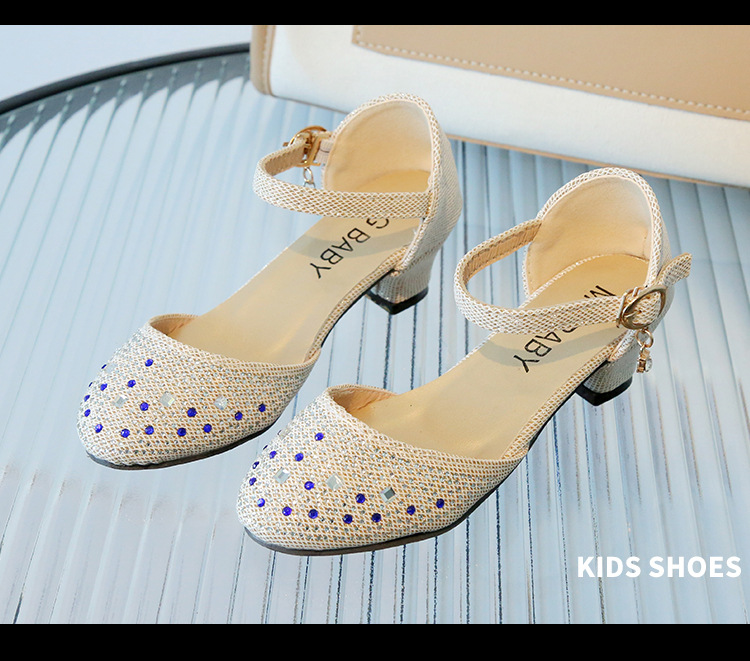 Strass Pailletten Mädchen High Heels 2023 Sommer neue kleine Mädchen römische Mode dicken Absätzen Sandalen Runway Schuhe_voghion.com