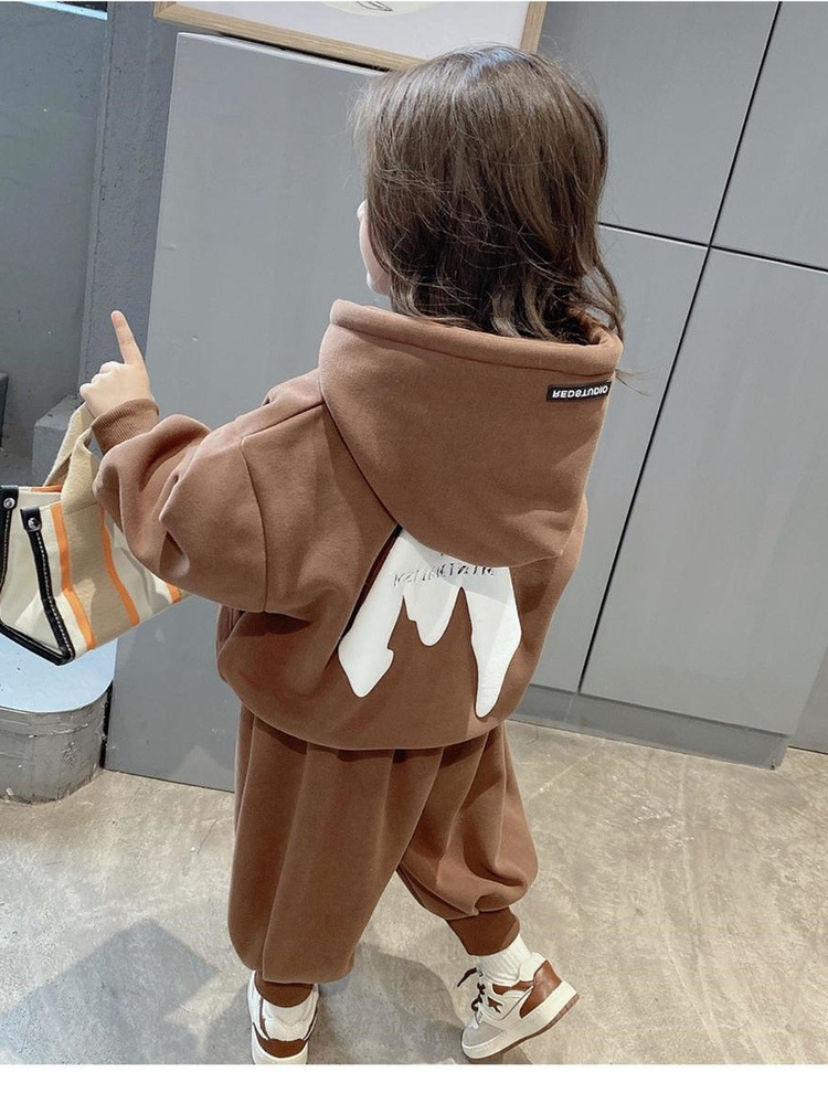 Plysjsett for jenter 2023 nye friterte gatehøst vinterklær barne- og guttesport fortykket genser_voghion.com