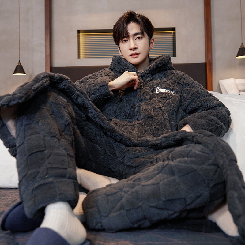 Pijamas de hombre Otoño e Invierno lana de coral engrosada forro polar cálido camisón acolchado de tres capas traje de franela para el hogar