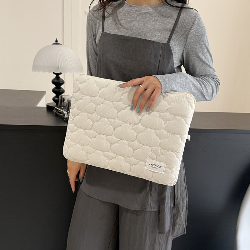 La versión coreana de nicho de moda simple bolsa de almacenamiento para mujeres 2026 verano nuevo lindo y fresco bolso de tableta de color caramelo
