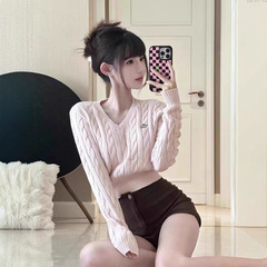 粉色V领短款毛衣针织衫女秋冬2025新款内搭打底衫甜辣妹收腰上衣