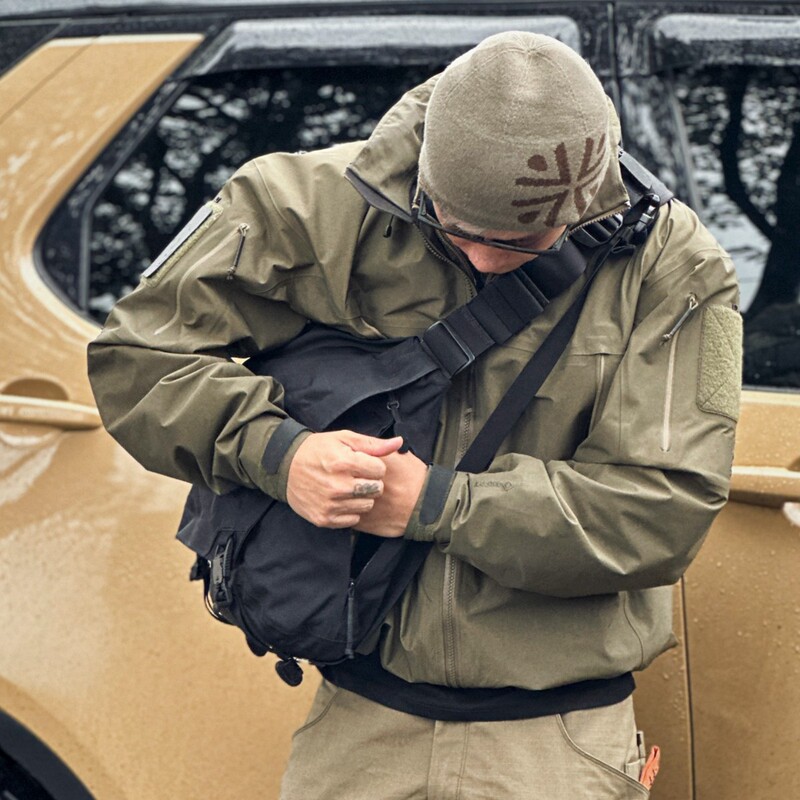 Taizhou Niaojia High-Quality Military Version Hard-Shell Single-Layer Nylon Fabric Windproof and Waterproof Hooded Jacket for Men and Women Mountaineering Clothing