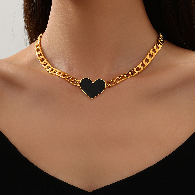 Temperamento de moda europeo y americano salvaje estilo europeo y americano cadena de metal amor rojo corazón melocotón dama colgante collar cadena gruesa