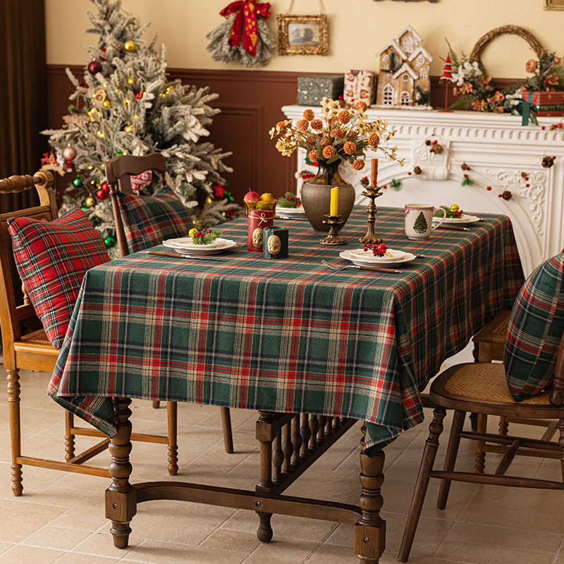 녹색 격자 무늬 식탁보