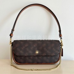 オレの新しい本革の女性バッグbrook chainファッションの経典の手提げの脇の下のチェーンのフランスの棒は高版を包みます。