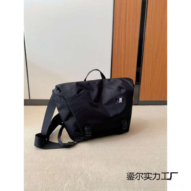 新款大容量鸟家轻薄便携式休闲旅游多用包邮差包机能风防水|undefined