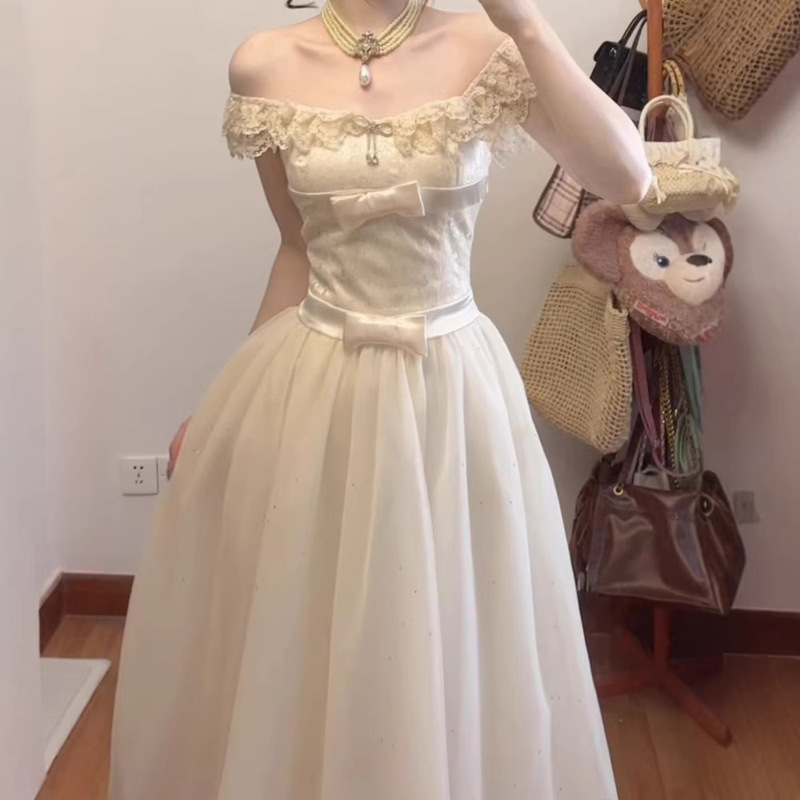 Rich Girl Style Mesh Lace Patchwork Off-Shoulder Dress for Women, Beautiful and Sweet, Waist-Cinching Birthday Dress for Summer