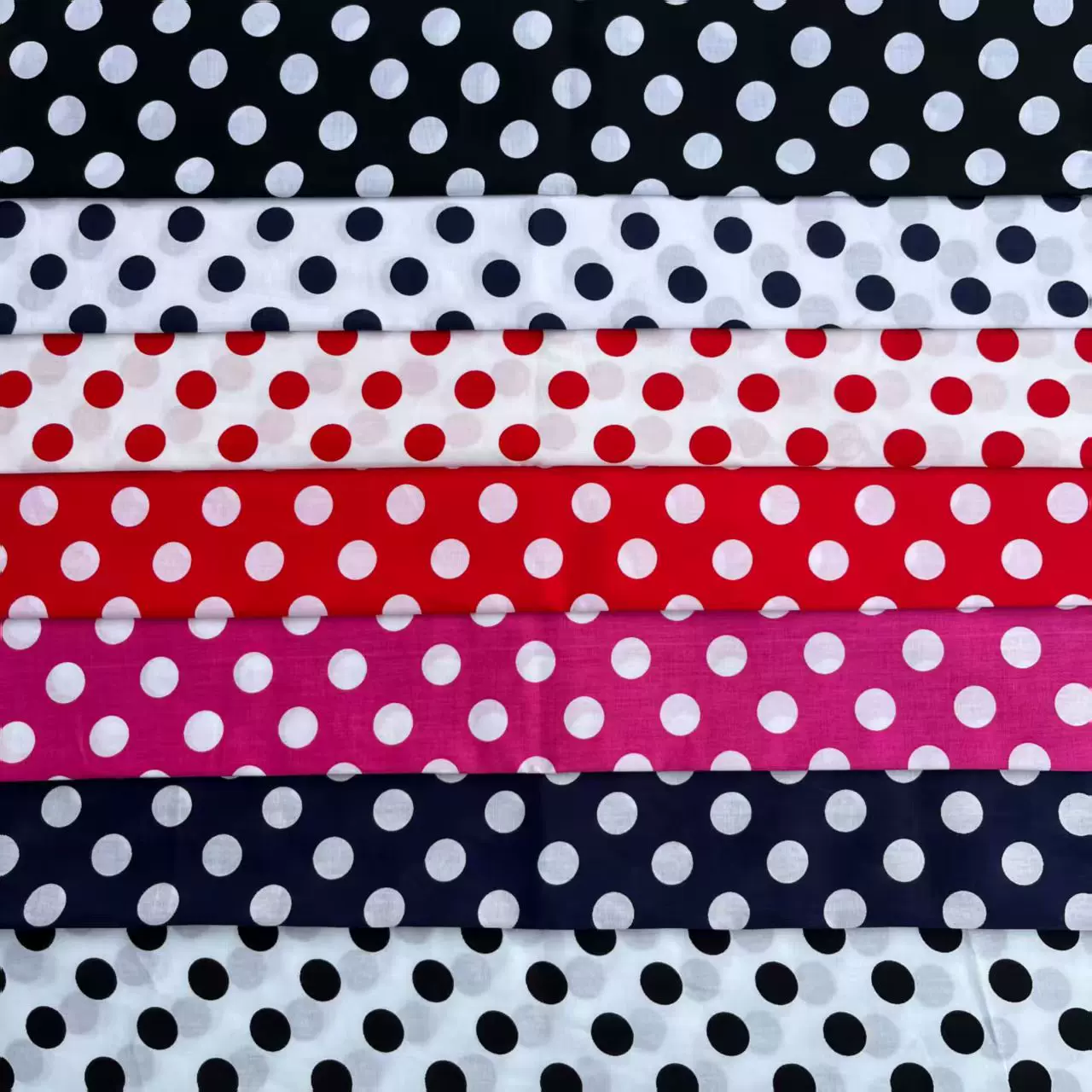 40支全棉府绸印花面料 1.8公分圆点  装饰布袋DIY手工布面料