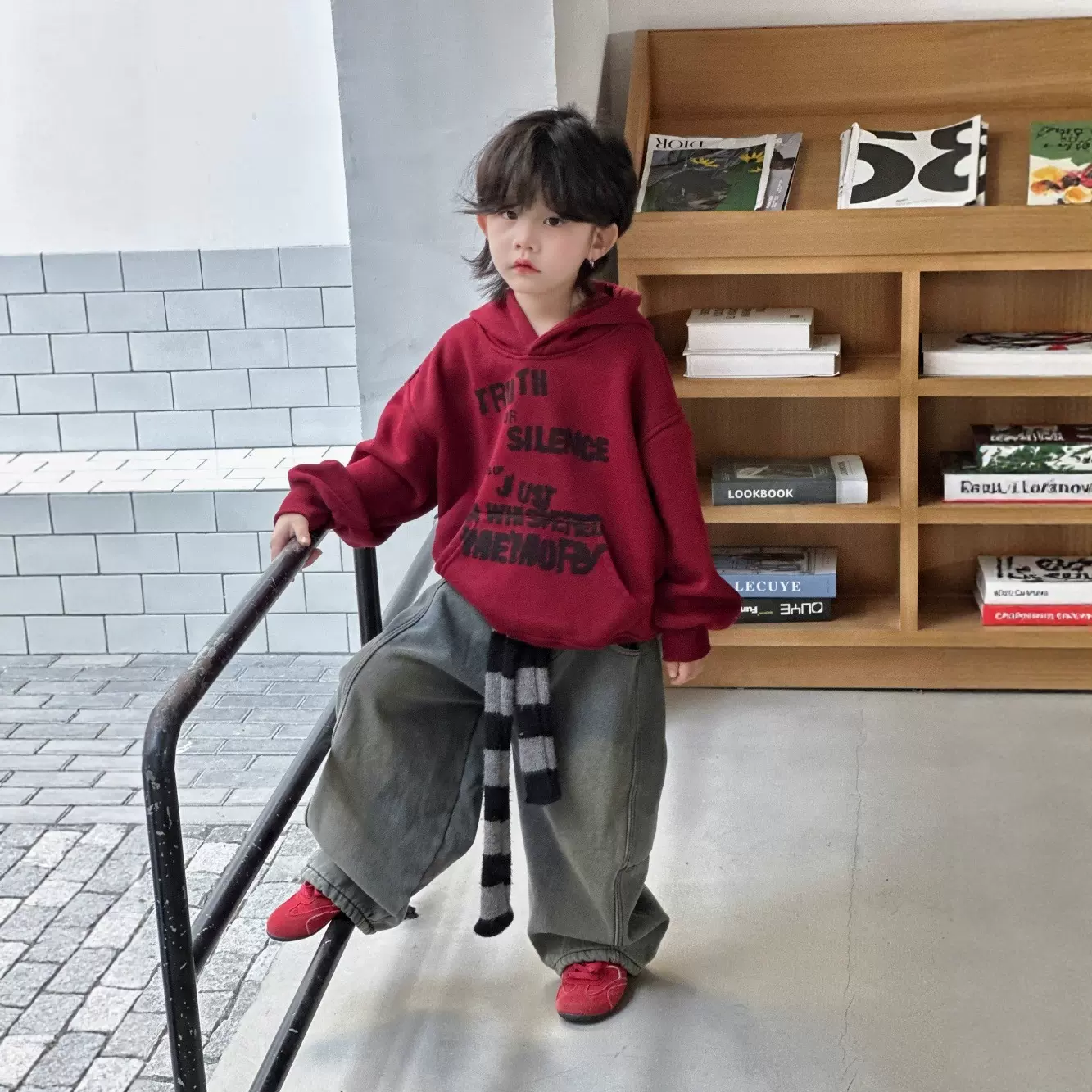 中小童男童装韩范帅气炸街潮流字母印花连帽加绒卫衣儿童秋冬上衣