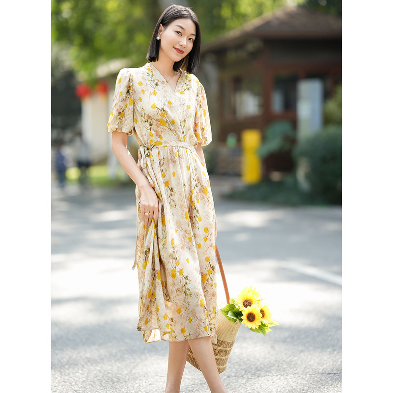 Young Style Mulberry Silk Dress for Women, New Summer French Resort Style Floral Silk Long Dress for the Beach Young Style Mulberry Silk Dress for Women, New Summer French Resort Style Floral Silk Long Dress for the Beach