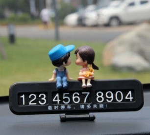[Colección de adornos de pareja] Decoraciones de coche consola central de coche accesorios de coche lindo espejo retrovisor muñeca de dibujos animados