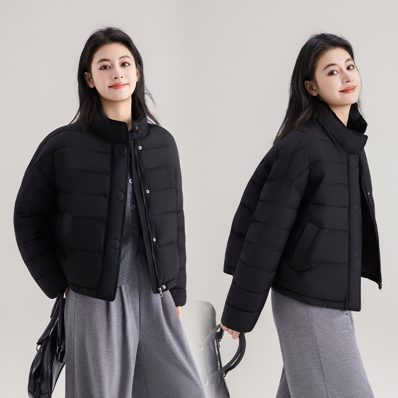 Capa de plumón corta de mujer 2025 ropa de invierno de moda simple de color sólido con una chaqueta caliente de cuello pequeño image 3