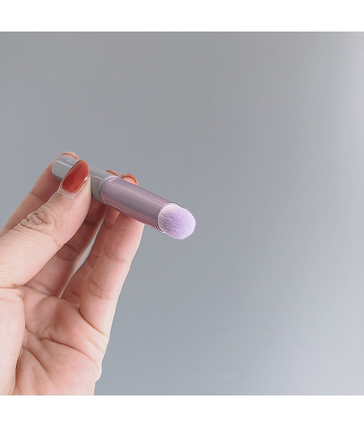 Wholesale of new mini round-head lip brushes with caps, single portable lipsticks, lipstick brushes, smudging brushes and makeup brushes undefined