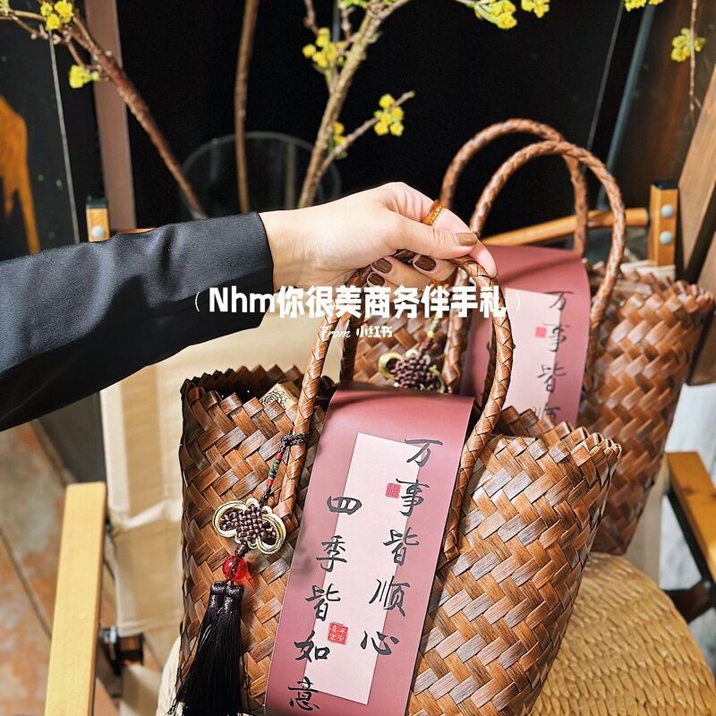 新中国式のお土産は藤の編み物のかごをまねて結婚します。|undefined
