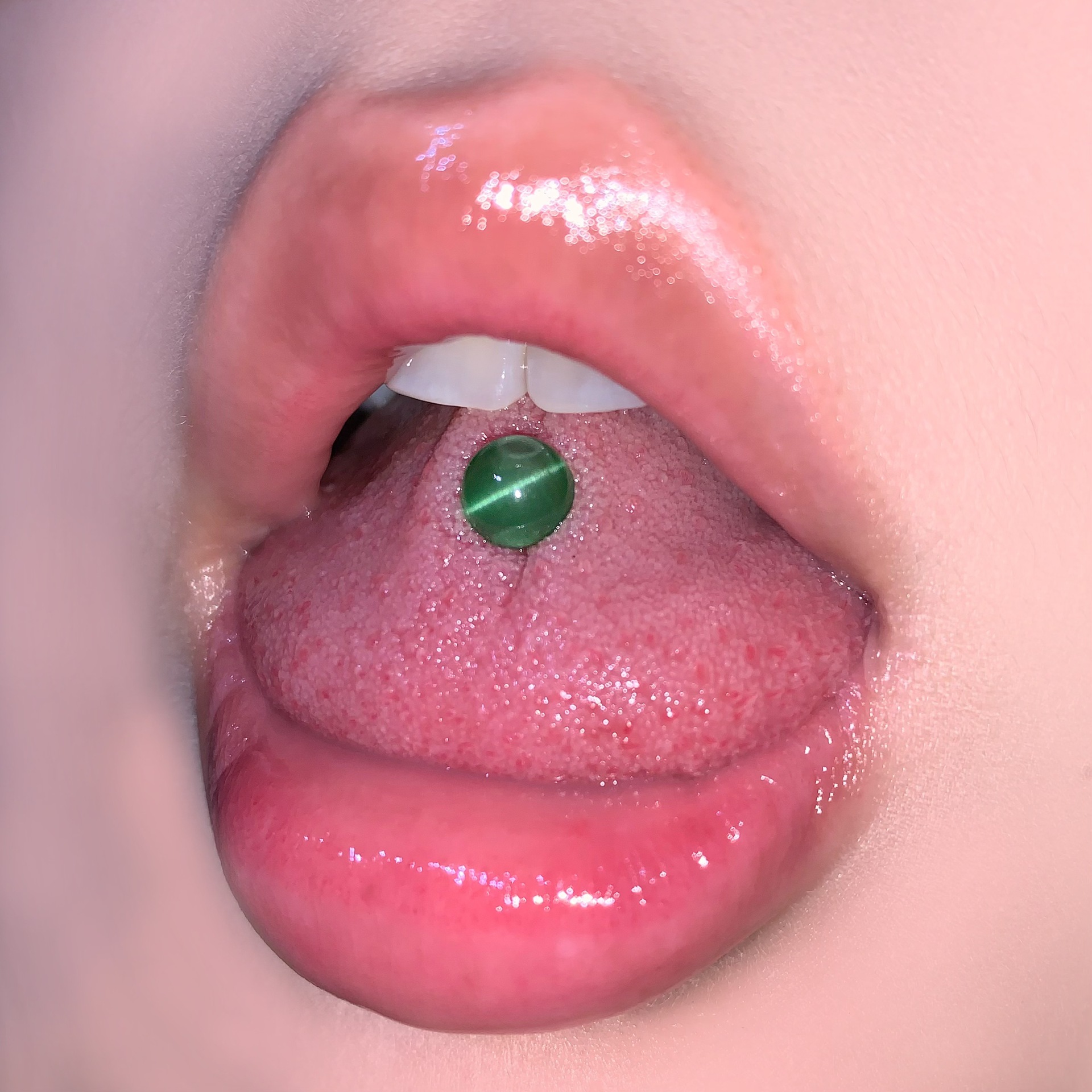 Pointed titanium steel lip stud product view