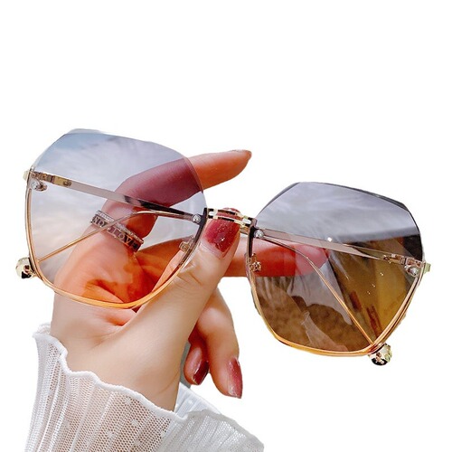  New Style Sunglasses for Women Frameless Cut Edge Sunglasses for Women Internet Celebrities Anti-UV Driving Glasses for Trendy Women with Round Faces