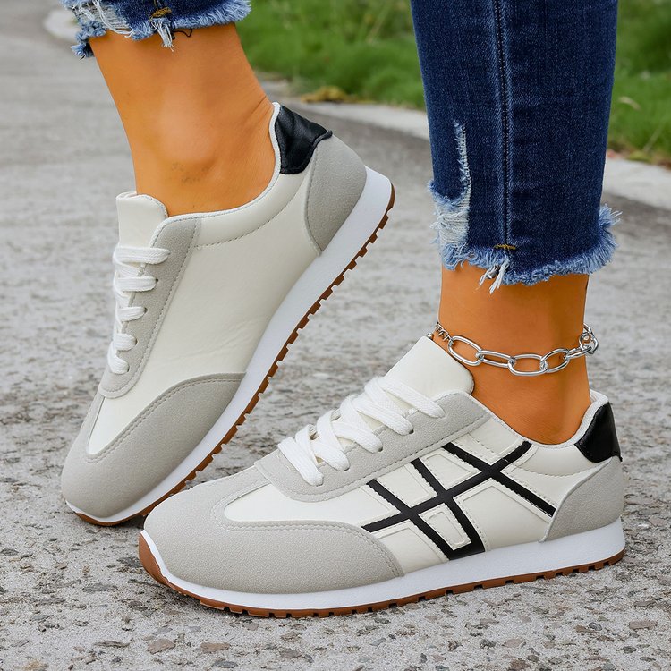 Zapatos de entrenamiento de base plana para mujeres 2025, primavera y otoño, zapatos de skate de comercio exterior de tamaño grande, zapatos casuales de moda, zapatos blancos para mujeres