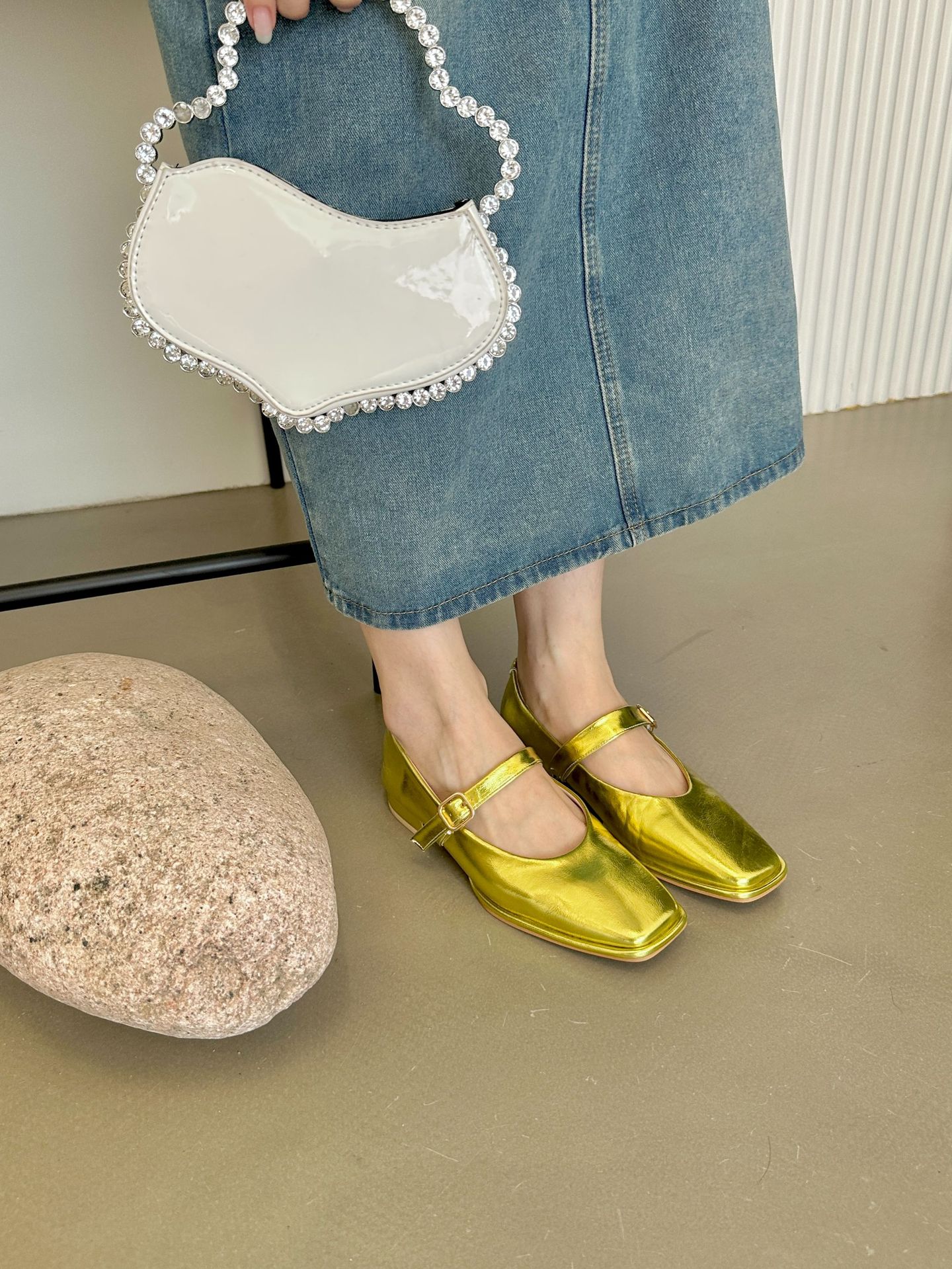 2024 frühling und Herbst Neue frauen Mary Jane Schuhe Eine linie mit Schnalle Quadratischen Kopf Flachen Boden Ballett Einzigen schuh_voghion.com