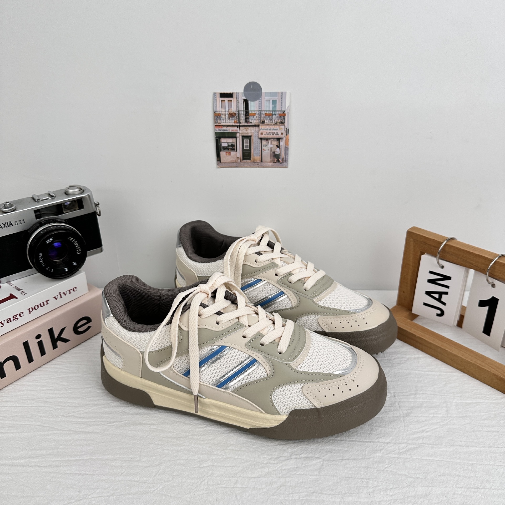 Zapatos de hombre Yuanbo 2025, nuevos zapatos de verano respirables de malla, zapatos deportivos casuales, zapatos de skate, zapatos de nicho, zapatos de moda cool