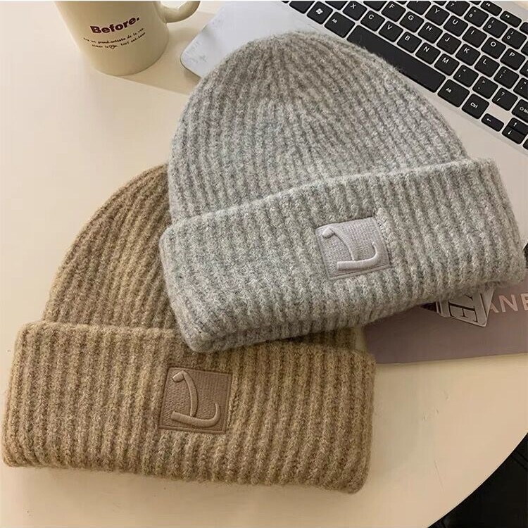 Loose Warm Knit Beanie for Women with Large Head Circumference, Autumn and Winter, Face Slimming, Ear Protection Loose Warm Knit Beanie for Women with Large Head Circumference, Autumn and Winter, Face Slimming, Ear Protection