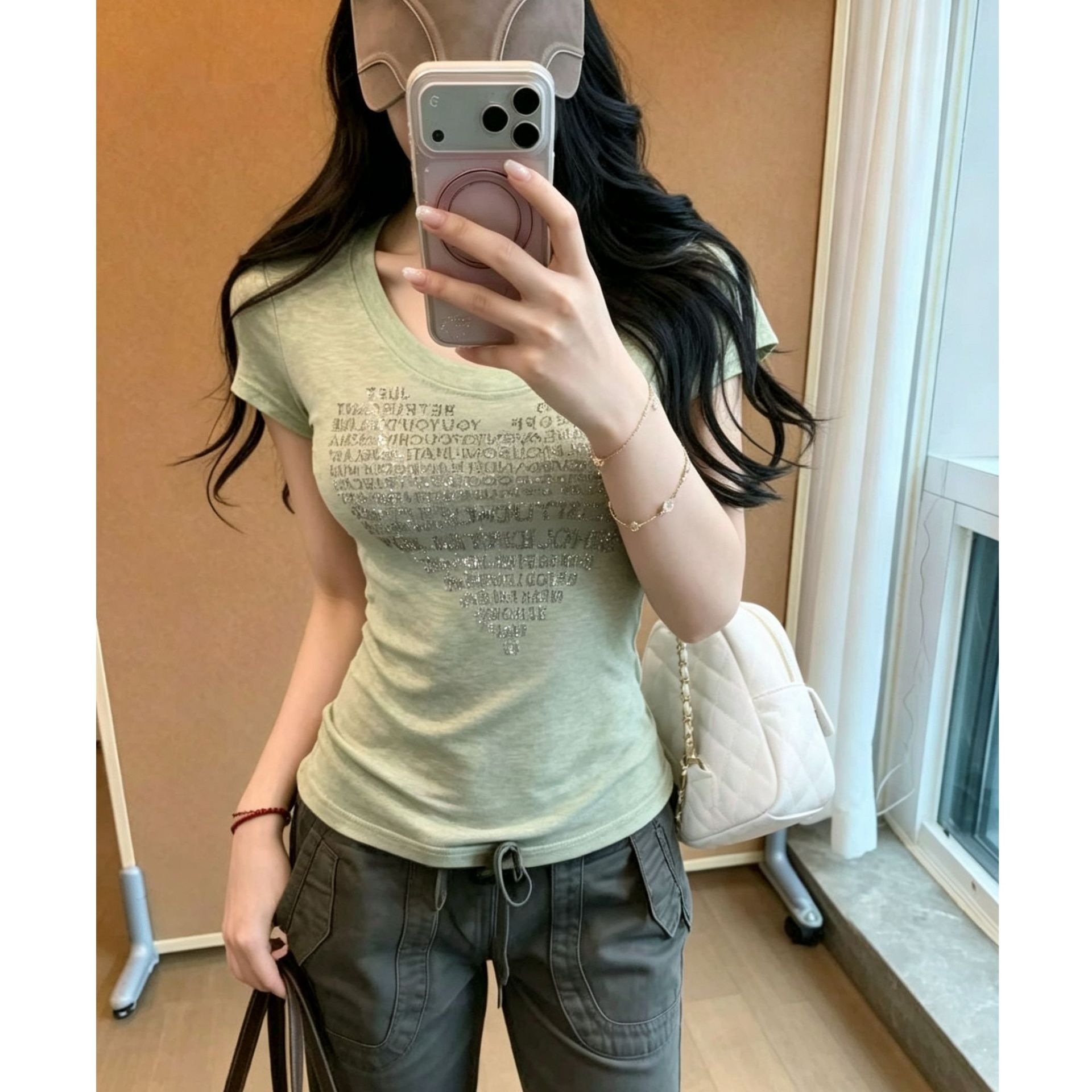 [Heart-shaped Rhinestone] Retro U-neck Short-sleeved T-shirt for women, slim fit, alluring and sexy top