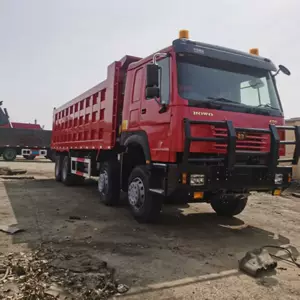 Sinotruk Howo 8x4 tikinti torpaq, daş daşıyan yük maşını.