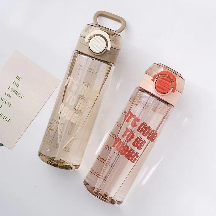 Futong nuevo deportivo de plástico taza de agua 850ml nueva taza portátil de verano hervidor de agua fábrica de taza de paja