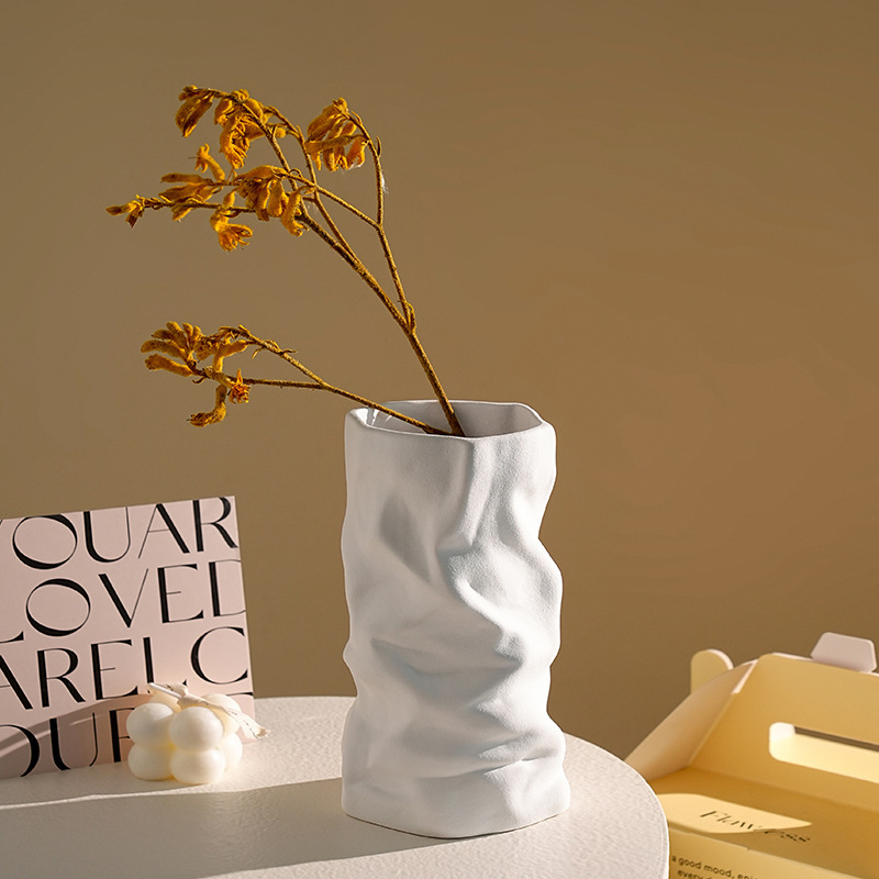 Behanmei Simple and High-End Black and White Pleated Vase Home Living Room Desktop Decoration New Home Housewarming Gift Ornaments