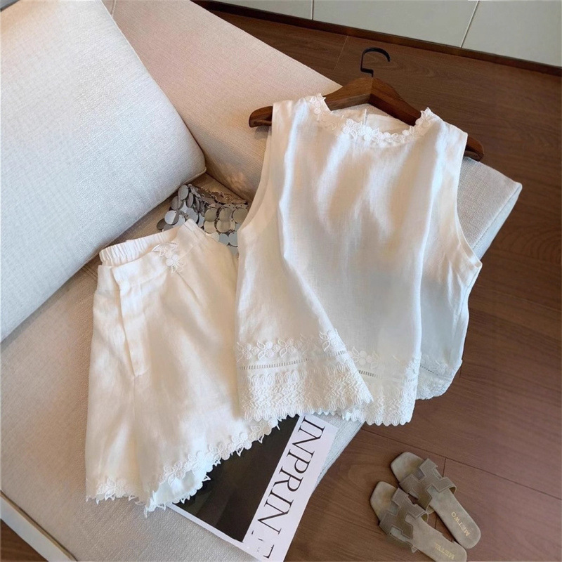 White Lace Embroidered Breathable Vest Set for Women, New Summer Style, High-End, Simple, Casual, and Elegant Two-Piece Shorts Set