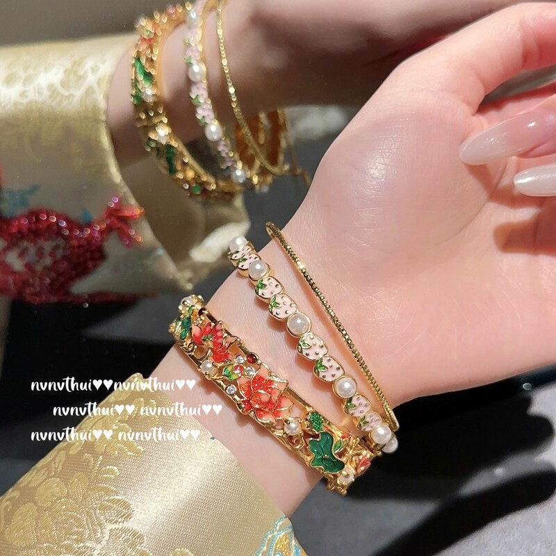 Woven carved gold Lotus enamel gem bracelet antique plated 18K gold small flower lotus root gold bean Tuo bracelet