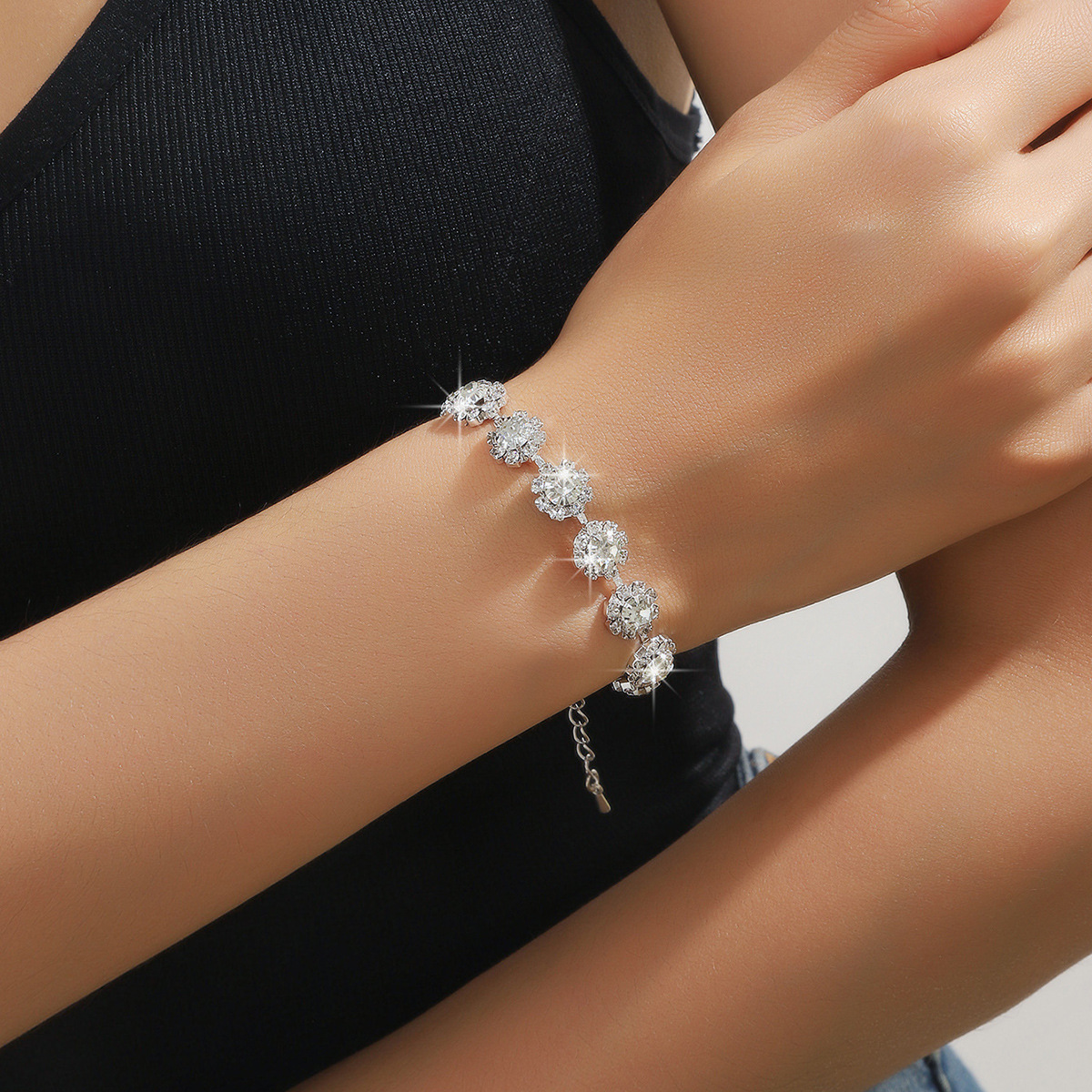 80518101 흰색 팔찌